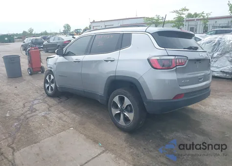 2018 Jeep Compass Latitude 4X4 from USA, damaged, VIN 3C4NJDBB2JT140726